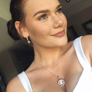 Meet your Posher, Paulina